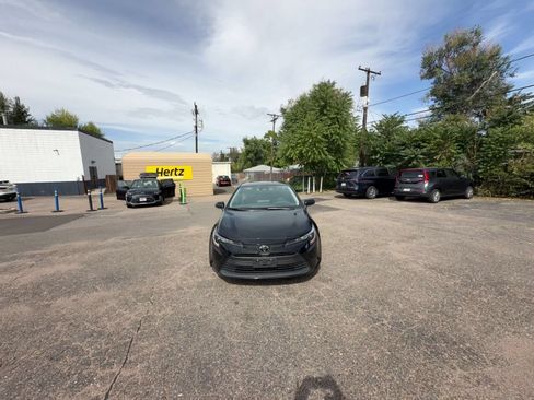 Used 2025 Toyota Corolla LE FWD image 4