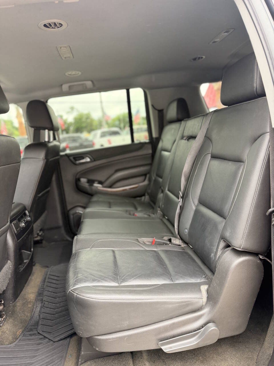 Used 2018 Chevrolet Suburban LT RWD image 21