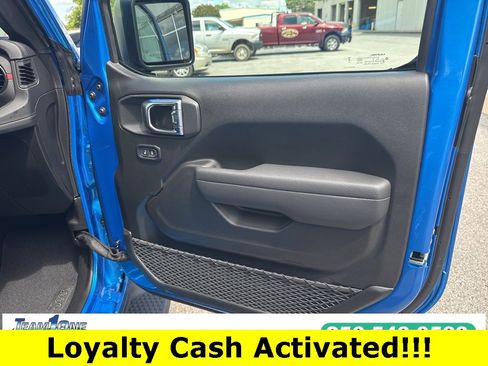 New 2025 Jeep Wrangler Unlimited Rubicon image 34