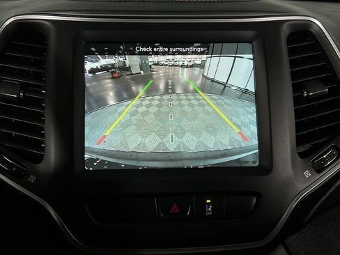 Used 2022 Jeep Cherokee Latitude Lux w/ Sun & Sound Group image 21