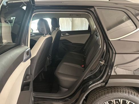 New 2026 Volkswagen Taos SE FWD image 12