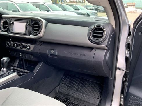 Used 2018 Toyota Tacoma SR5 image 19