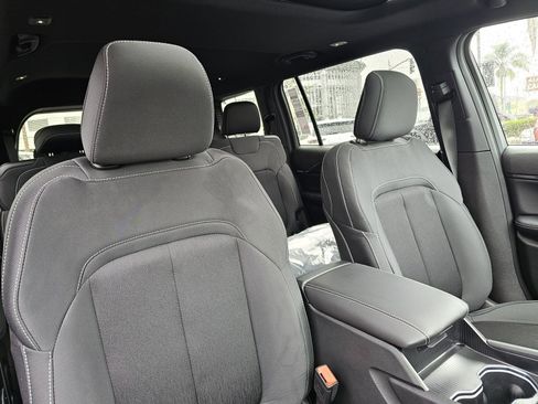 New 2025 Jeep Grand Cherokee L Laredo image 29