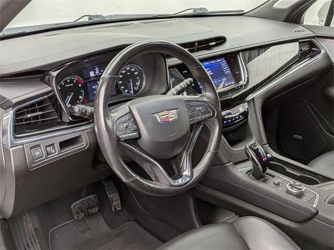 Certified 2023 Cadillac XT6 Premium Luxury image 9