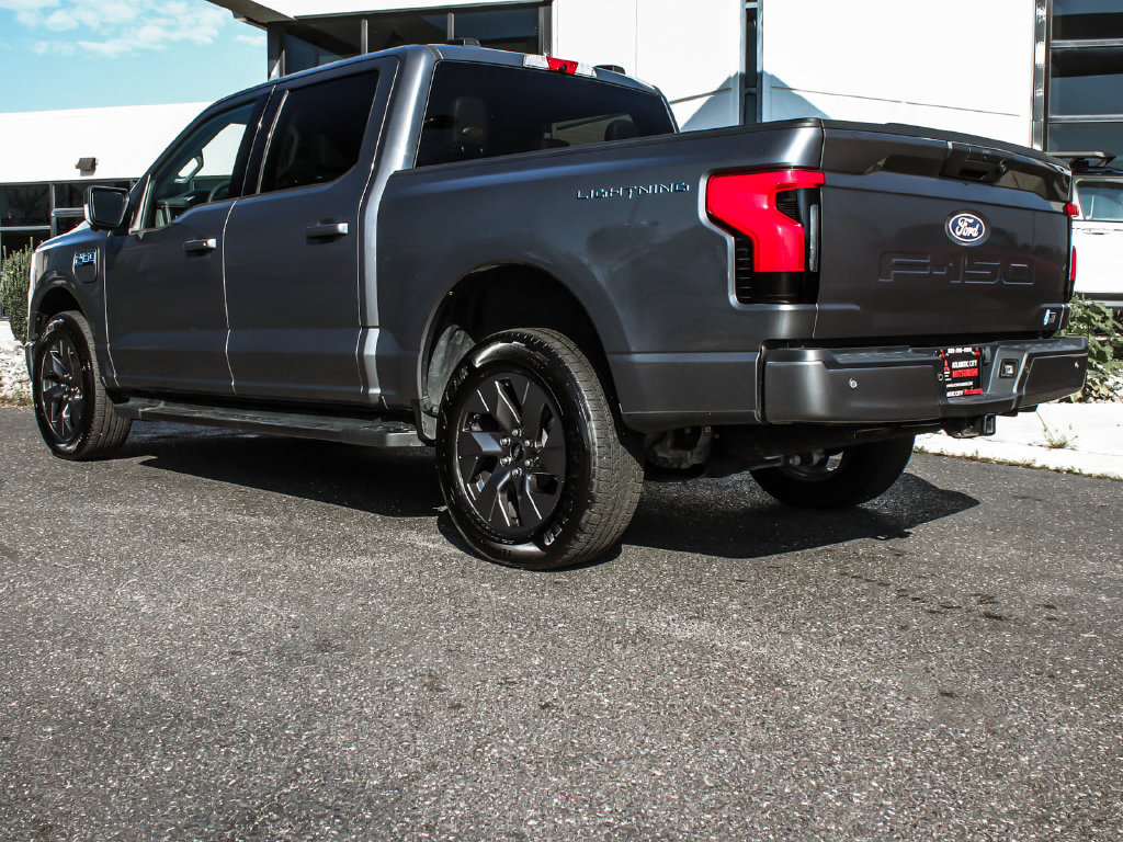 Used 2025 Ford F150 Lightning Flash AWD/4WD image 4