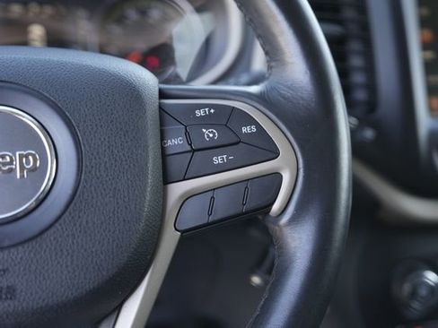 Used 2015 Jeep Cherokee Latitude image 23