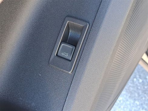 Certified 2025 Audi Q5 Premium Plus w/ Premium Plus image 21