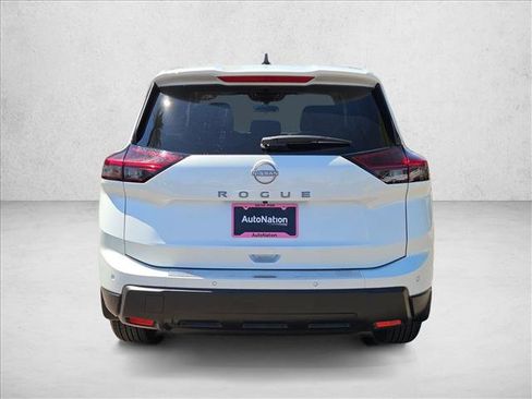 Used 2025 Nissan Rogue S FWD image 7