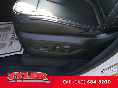 New 2025 Jeep Grand Cherokee Limited w/ Black Appearance Package image 24