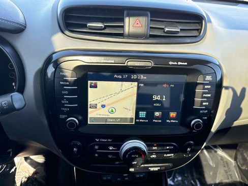 Used 2016 Kia Soul + w/ Primo Package FWD image 22