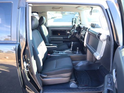 Used 2007 Toyota FJ Cruiser Sport Utility 2D image 16