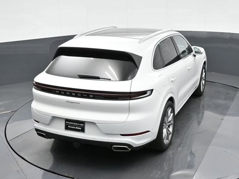 New 2025 Porsche Cayenne image 29