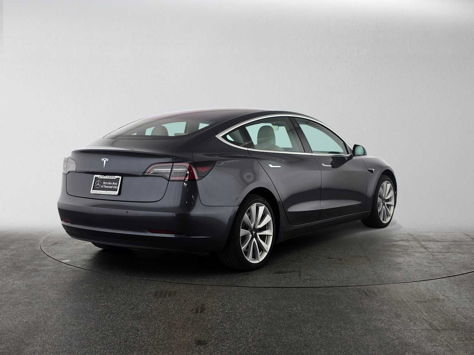 Used 2018 Tesla Model 3 Mid Range RWD image 3