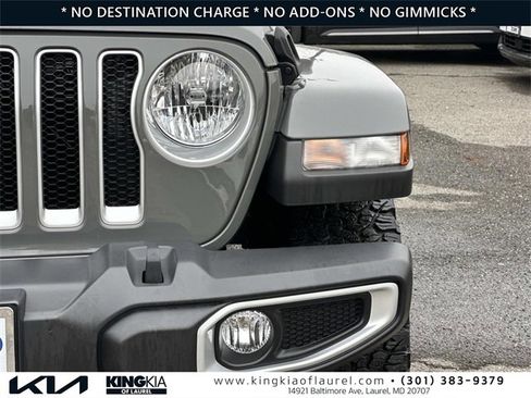 Used 2023 Jeep Wrangler Sahara image 28