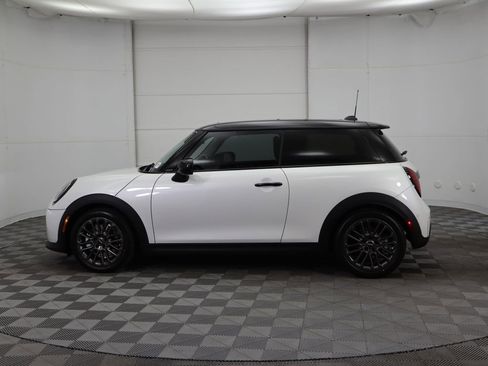 Certified 2025 MINI Cooper 2-Door Hardtop image 9
