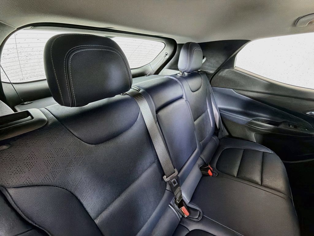Used 2023 Chevrolet Bolt EUV Premier w/ Sun & Sound Package FWD image 27