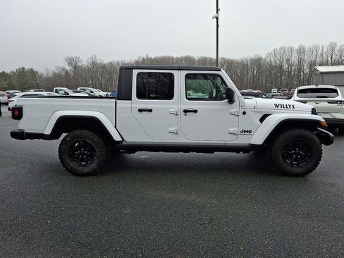Used 2021 Jeep Gladiator Sport image 7