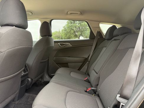 Used 2025 Kia Sportage LX FWD image 25