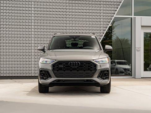 Certified 2025 Audi Q5 e Premium Plus w/ Premium Plus Package AWD/4WD image 36