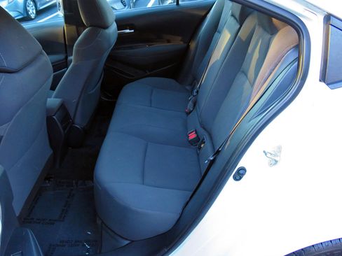 Used 2020 Toyota Corolla LE image 13