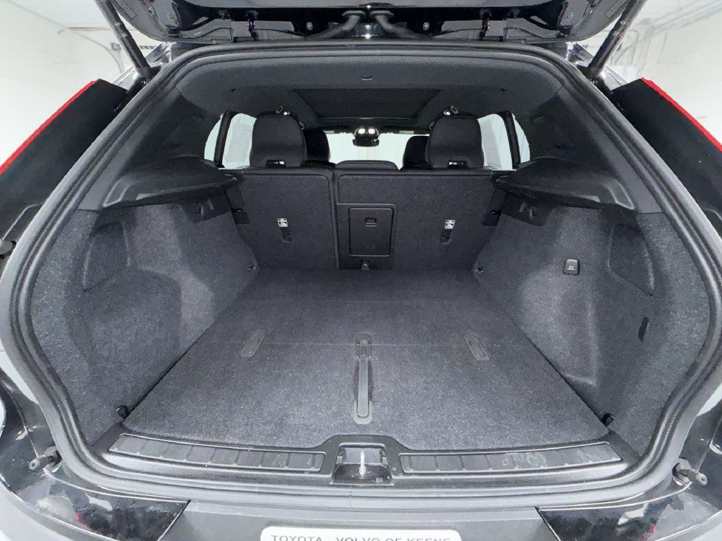 Used 2023 Volvo XC40 Recharge Plus AWD/4WD image 16