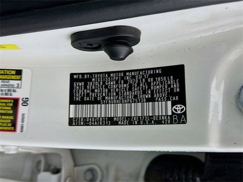 Used 2017 Toyota Corolla LE image 29