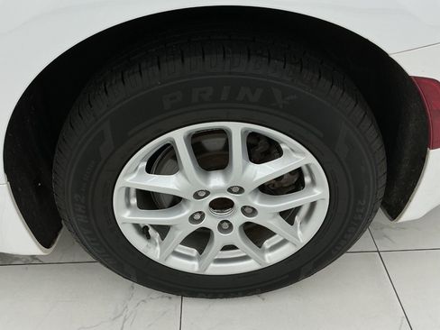 Used 2022 Chrysler Pacifica Touring-L FWD image 45