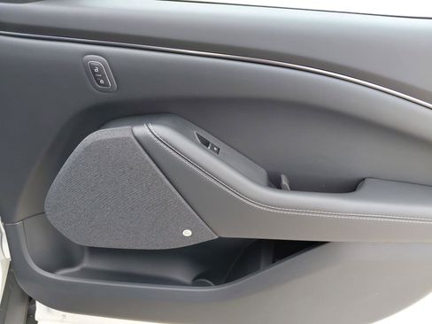 New 2025 Ford Mustang Mach-E Premium image 18