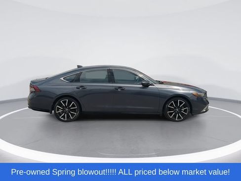 Used 2023 Honda Accord Touring image 9