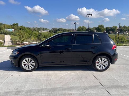 Used 2018 Volkswagen Golf SE image 5