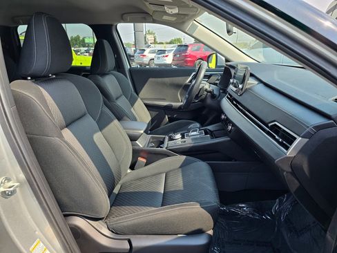 Used 2022 Mitsubishi Outlander ES image 10