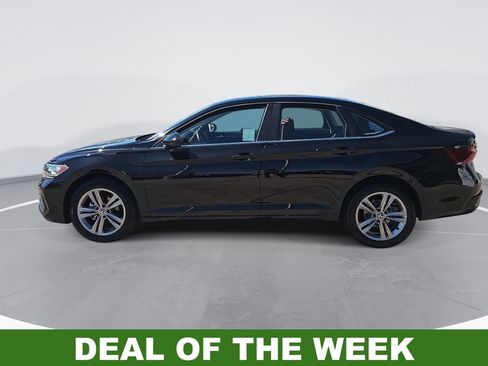 Used 2024 Volkswagen Jetta SE image 6