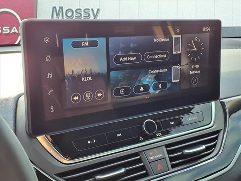 New 2025 Nissan Altima 2.5 SR image 17