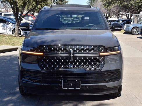 New 2025 Lincoln Navigator Black Label image 2