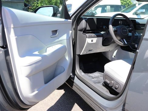 Used 2025 Hyundai Kona SEL AWD/4WD image 10