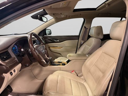Used 2017 GMC Acadia Denali w/ Technology Package FWD image 13