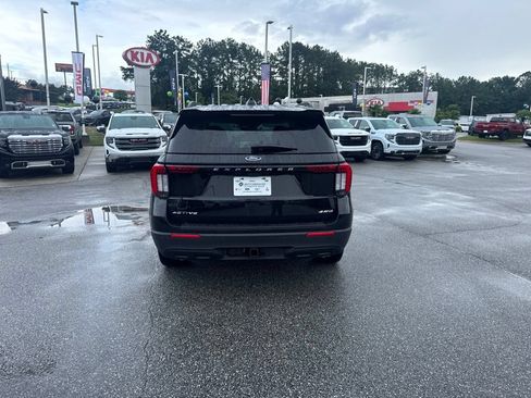 Used 2026 Ford Explorer Active AWD/4WD image 6