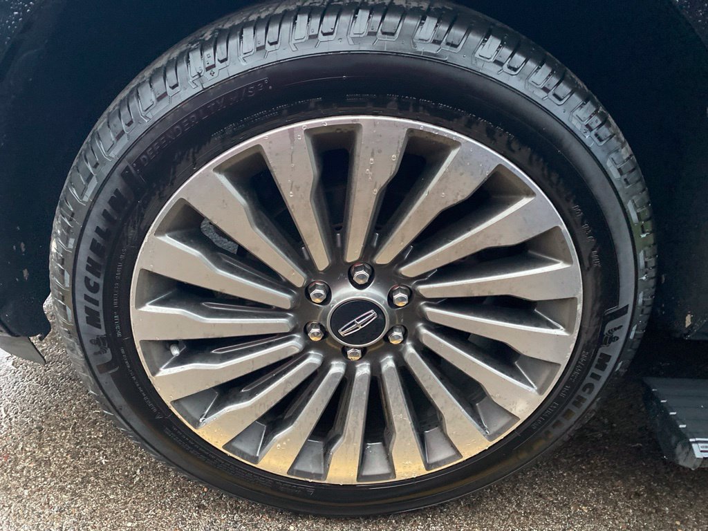 Used 2018 Lincoln Navigator Reserve w/ Technology Package AWD/4WD image 14