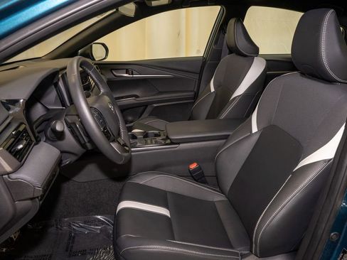 Used 2025 Toyota Camry SE image 10