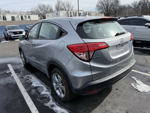 Used 2017 Honda HR-V LX image 4