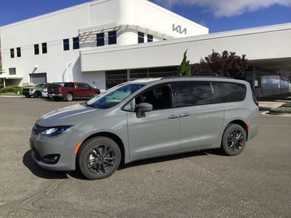 Used 2020 Chrysler Pacifica Touring-L