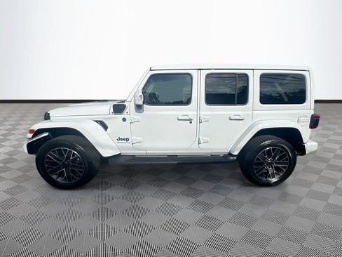 Used 2023 Jeep Wrangler Unlimited Sahara AWD/4WD image 9
