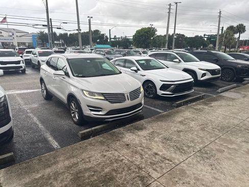 Used 2015 Lincoln MKC FWD w/ Equipment Group 101A Select image 3