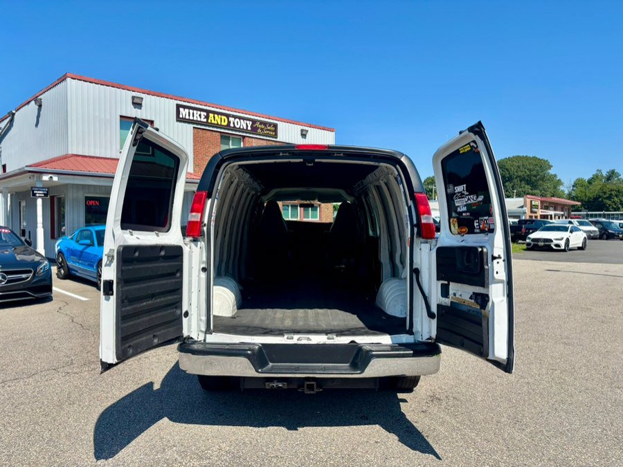 Used 2017 GMC Savana 2500 Extended RWD image 26