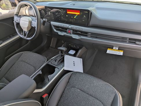 New 2025 Kia K4 GT-Line image 10