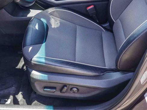 Certified 2022 Kia Niro EX FWD image 20