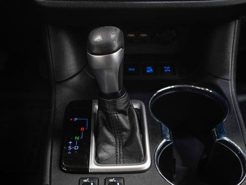 Used 2019 Toyota Highlander XLE AWD/4WD image 20