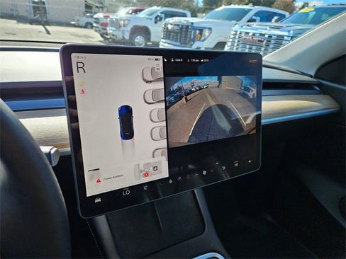 Used 2022 Tesla Model Y Long Range image 20