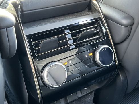 Used 2023 Land Rover Range Rover Sport SE image 14