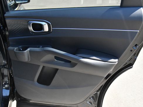 Used 2024 Kia Sorento S image 46